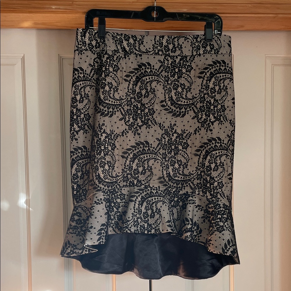 Bebe Black and White High-Low Lace Skirt. Size L